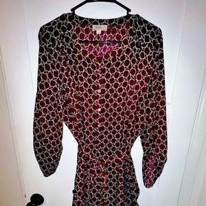 Maroon Loft Dress, perfect for the office. Belt included, no tips or tears.